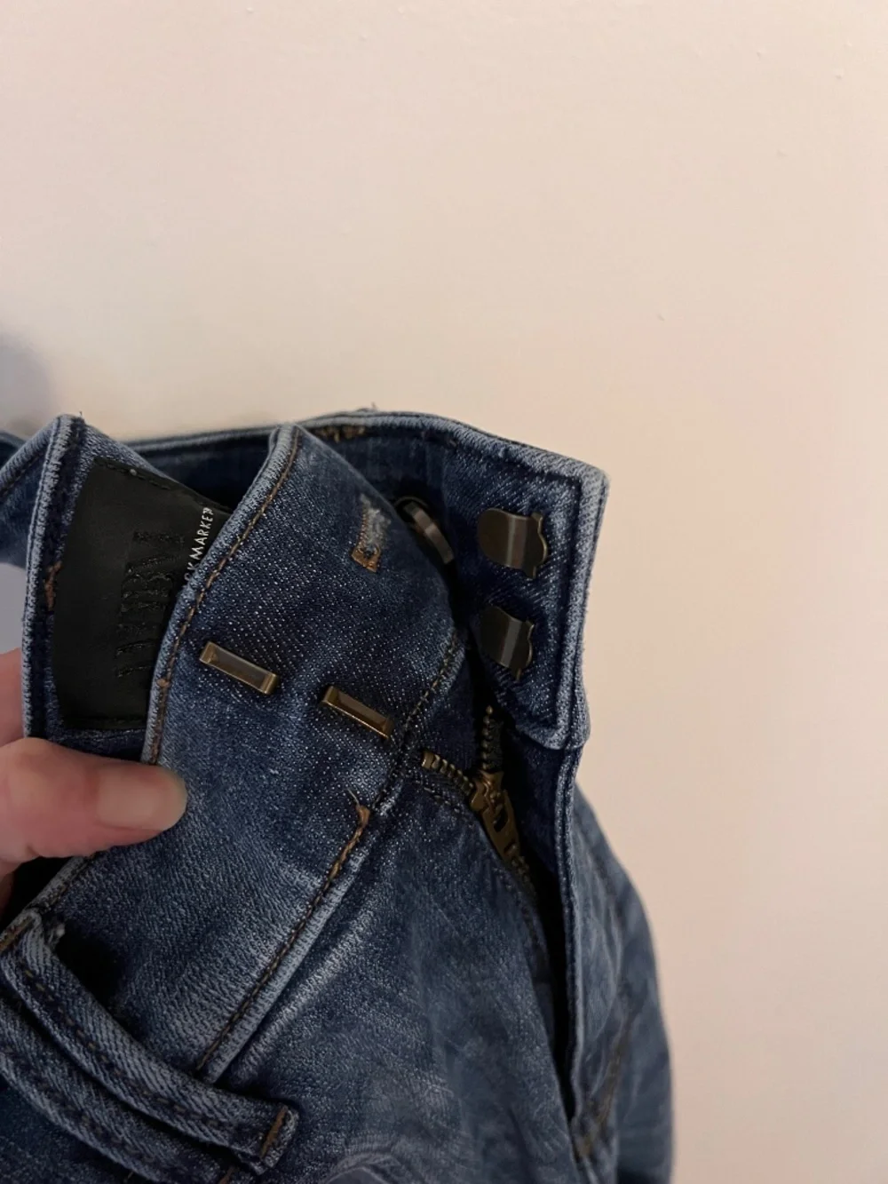 White House Black Market High-Rise Boot Cut Cargo Jeans | Size 4